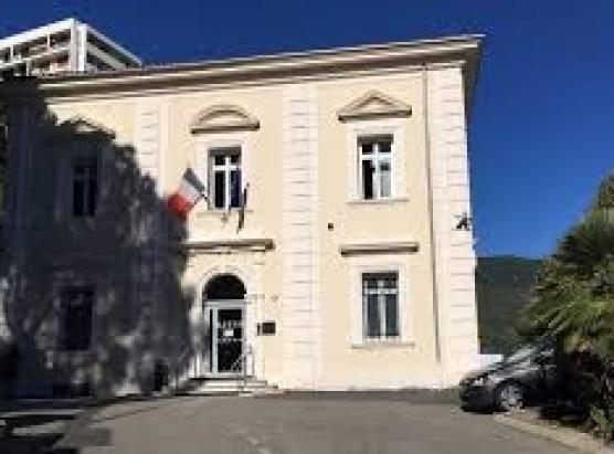Una resiliazione di cuntrattu cuntestata à u tribunale amministrativu di Bastia
