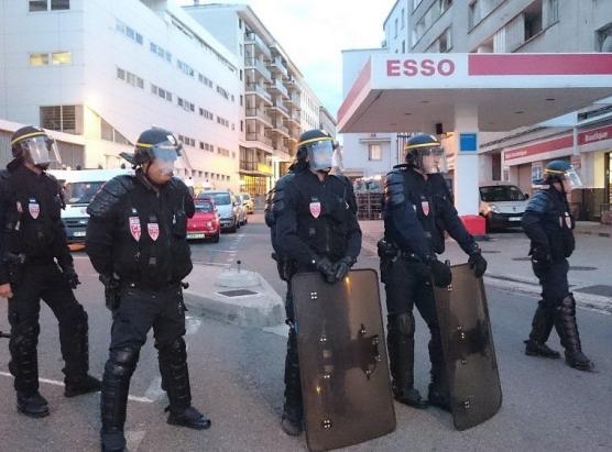 Baruffa davant’à u cumissariatu di Bastia dop’à l’interpellazione di naziunalisti