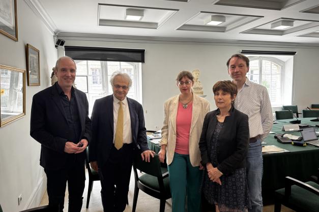 U cullettivu 'Pè e litterature in lingue regiunale in scola' chjama à u studiu in i prugrammi sculari di e grande opere scritte in lingue 'regiunale'