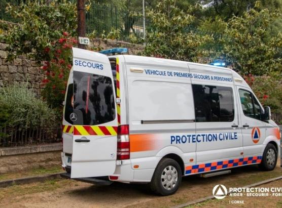 Ambulanze è lucali di a securità civile dannighjati in Aiacciu