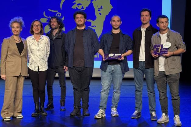 U cuncorsu Lingua Materna vintu da a squadra di u dizziunariu di l’associu Studii corsi