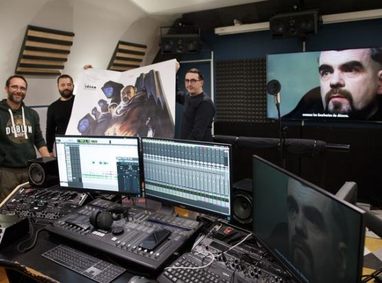 Fiura Mossa hà traduttu u filmu “Le nom de la rose” in corsu