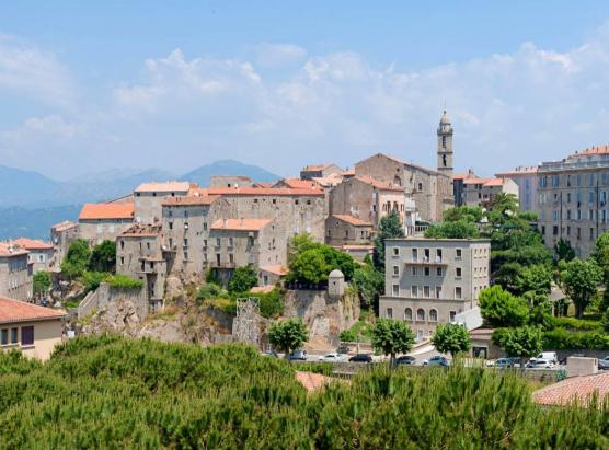 In Sartè, un duellu ineditu trà Mondoloni è Benedetti 