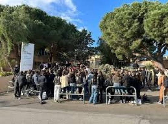 Manifestazione di liceani in L’Isula