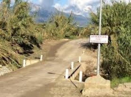 Intemperie:  ponte è strada chjosi à a circulazione