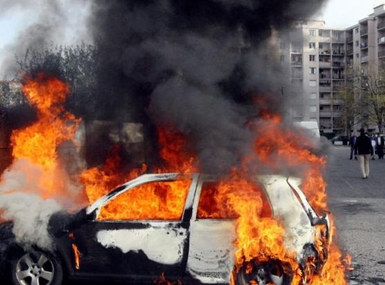 Trè veiculi brusgiati in Livia