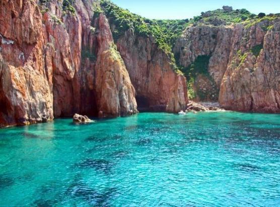 In Scandola, misure per regulà a frequentazione