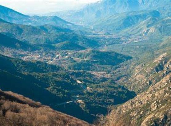 A lege muntagna divide