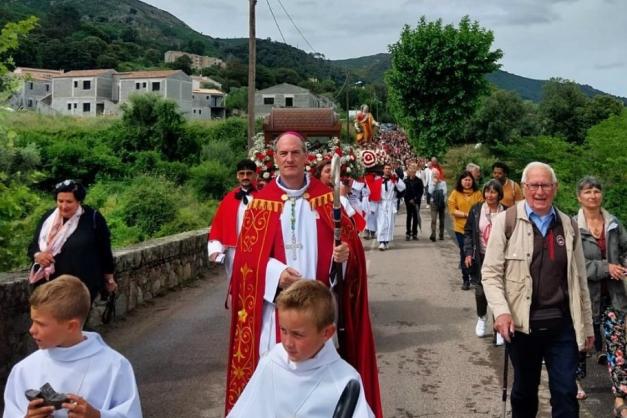 Fiera di Santa Restituta i 23, 24 è 25 di maghju in Calinzana