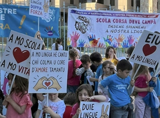 I parlamentarii corsi à prò di Scola Corsa