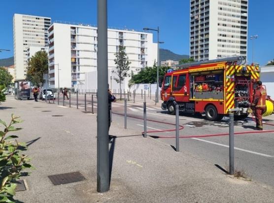 Incendiu di vittura in Aiacciu