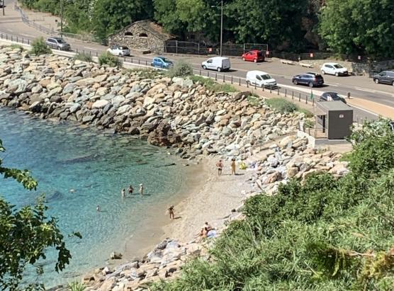 A marina di Figaghjola chjosa à u bagnu