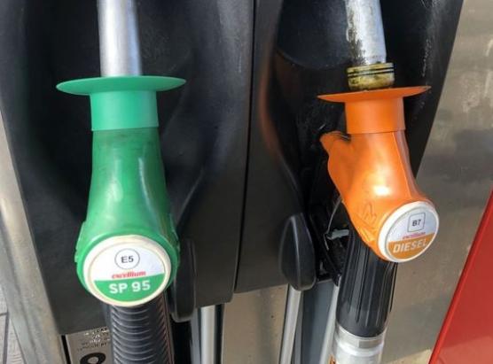 Prezzu di i carburanti : u rappurtadore publicu contr’à a richiesta di regulazione 