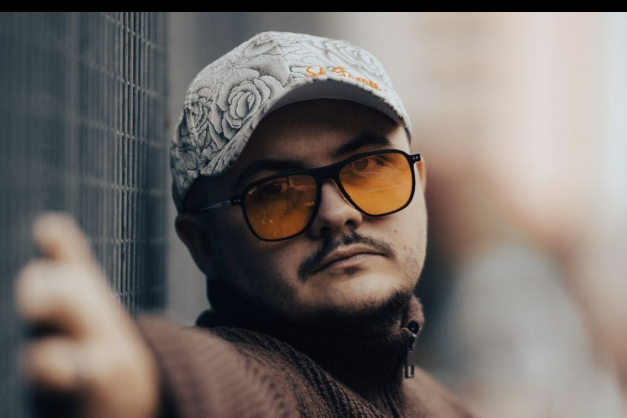 Podcast L'artistu FLŌ  IN LUCE - 766